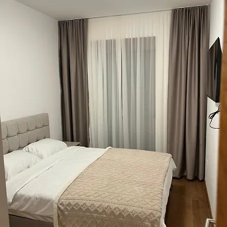 Lux M Pg Apartman Podgorica